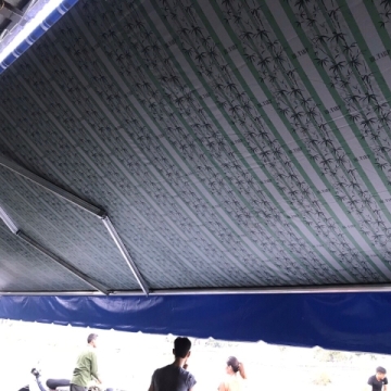 Thi công mái hiên giá rẻ đẹp tự cuốn