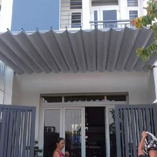 Mái hiên xếp màu xám ghi